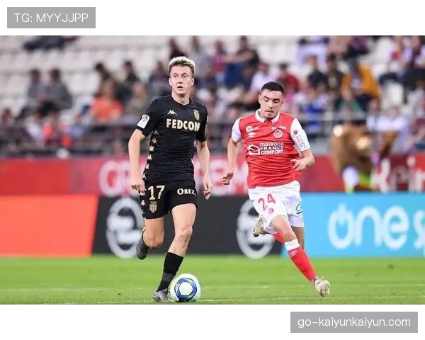 比利亚雷亚尔4-2大胜塞维利亚，上演进球大战