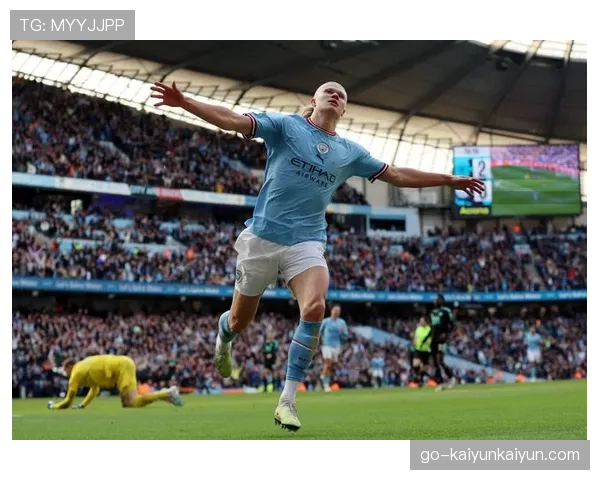 焦点人物：上演帽子戏法的哈兰德，赛后将其进球献给生病的队友